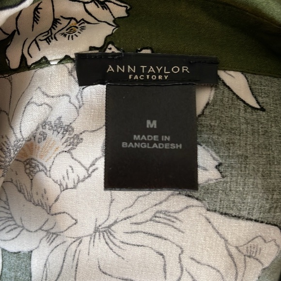 ANN TAYLOR Sz M. Gorgeous olive 🫒 - Picture 7 of 7